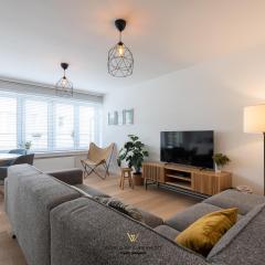 Nice bright apartment near the sea and the marina