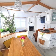 Lakes and woodlands Overstone Holiday Park