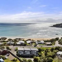 Oneroa Village Beach House- Waiheke Escapes