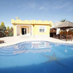 Agradable villa con piscina