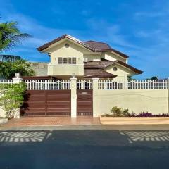 Nice House with Great Location (Near SM Ecoland)