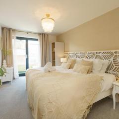 Euphorbia - 1 Bedroom Luxury Apartment by Mint Stays