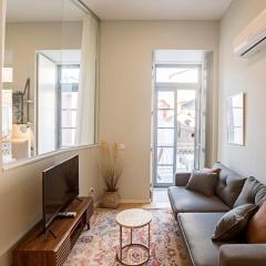 31 Janeiro 157 - Stylish 1BR w/ AC & Balcony by LovelyStay