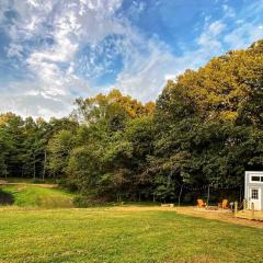 The Loft at Howard's Pond! Tiny home 2 beds near Ocoee River