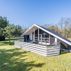 Bright Cottage with Covered Terrace-By Traum