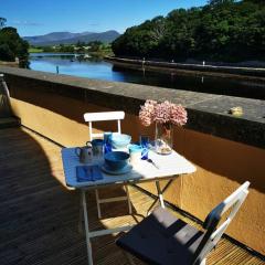 sleeps 4 balcony overlooking harbour Walkers /cyclists /water paradise