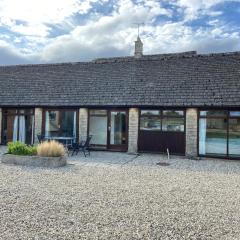 Stable Cottage, Old Mill Farm, Cotswold Water Park