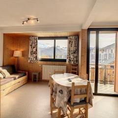 Charmant appartement 2 étoiles, 32m², balcon sud, proche pistes et commerces, parking privatif - FR-1-417-45