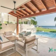 3BR Beachfront townhouse at Puerto Bahia