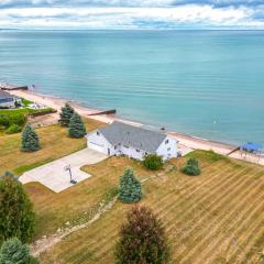 Charming Lake Huron Home with Private Beach!