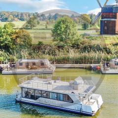 Awesome Ship-boat In Havelsee With 2 Bedrooms