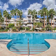 BRIGHT NEW APARTMENT IN PUENTE ROMANO