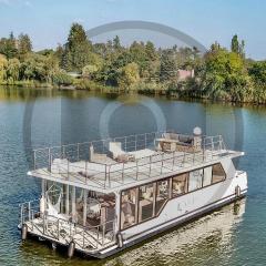 Nice Ship-boat In Havelsee With 2 Bedrooms