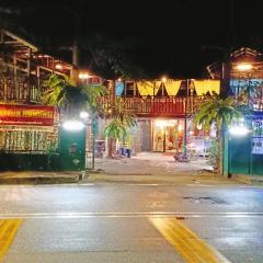 Forest Paradise Inn Teluk Bahang PRIVATE MALAY TRADITIONAL HOUSE CONCEPT HOTEL