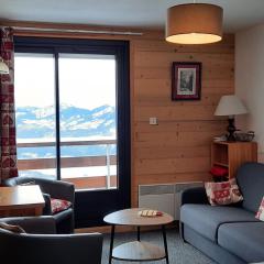 Charmant 3 pièces avec balcon, pied des pistes, parking, ascenseur - FR-1-557-68