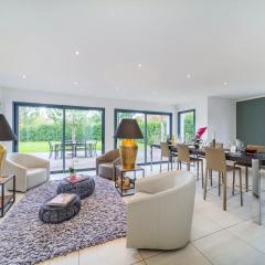 Dream 5BD Villa for Families - Geneva Centre 14KM by GuestLee