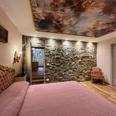 CORTONA SUITE - THE HOUSE WITH WELL and THE FRESCOS PALACE