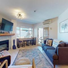 1BR plus Den Village Condo with Mountain Views and Hot Tub by Harmony Whistler