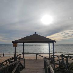 Precioso bajo muy grande a 200 metros de playa