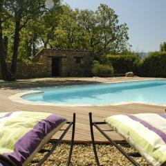 Villa de 4 chambres avec piscine privee jardin amenage et wifi a CaseneuveB