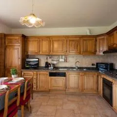 Villa Mara - Aosta - 200 mq - WiFi - Jacuzzi - Parcheggio - Giardino