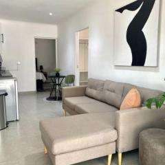 Angazi Guesthouse Unit 3 - Modern 2 Bedroom Apartment with Pool