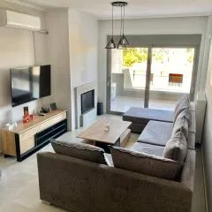 Eleusis Luxury Flat park in yard