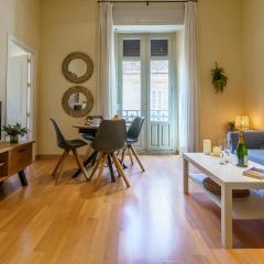 Bright two-bedroom apartment in the historic center