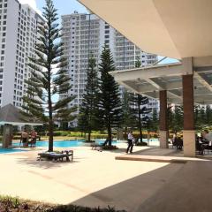 A&B Condo with Netflix at SMDC Wind Residences