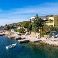 Beautiful Apartment In Lukovo Sugarje