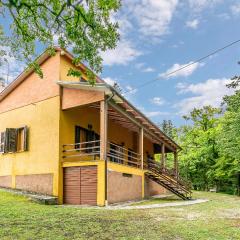 Awesome Home In S,lorenzo Al L,fiastra With House A Panoramic View
