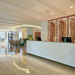 Arabian Park Dubai, an Edge by Rotana Hotel