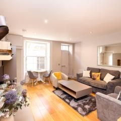 JOIVY Splendid 1-BR Flat near Edinburgh Castle