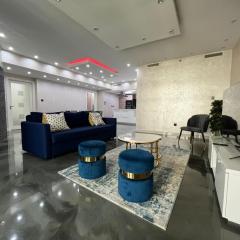 BEAUTIFUL AND COZY 2 BR APARTMENT IN THE HEART OF DOWNTOWN