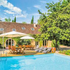 Amazing Home In Les Farges With 3 Bedrooms, Wifi And Private Swimming Pool