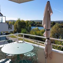 Amazing Apartment In Triel-sur-seine With 2 Bedrooms And Wifi