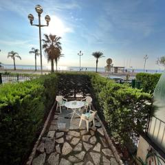 Rez-de-jardin sur la Promenade des Anglais