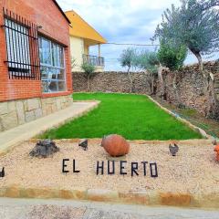 Casa Rural EL HUERTO con Jardín