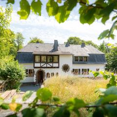 Landhaus Karbach komplett oder einzelne Wohneinheiten Villa inkl Sauna bzw Waldhäuschen