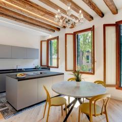 Cà del Glicine - charming apartment on the canal