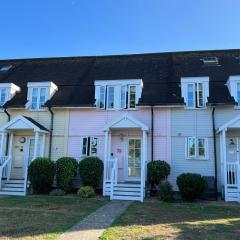 Luxury Cotswolds Lakeside Lodge