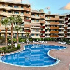 Gecko Apartment with private parking - 1 minutes from the oceanfront!