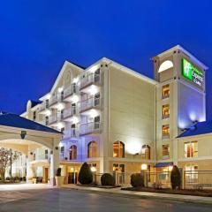 Holiday Inn Express & Suites Asheville SW - Outlet Ctr Area, an IHG Hotel