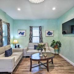 1 Mi to UTA Arlington Elm Cottage with Fenced Yard