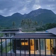บ้านชายเขาพลูวิลล่า by RC Mountain Pool Villa