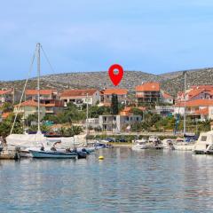 Apartments and rooms with parking space Marina, Trogir - 5953