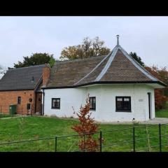 The Dairy - Contemporary 1 bedroom cottage