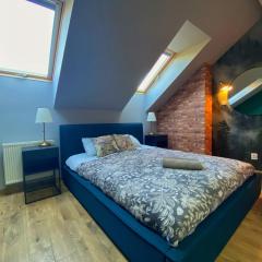 Angelika9I 3 Mountain Aparts