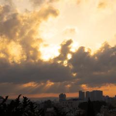 Cosy - Private room with balcony near TLV