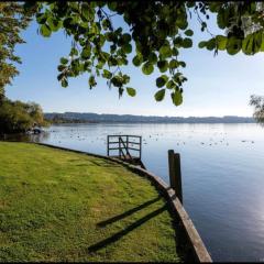 Lakeside & Tennis Court Paradise